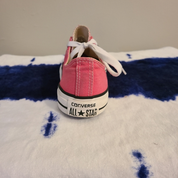 Converse Pink Chuck Taylor's - Picture 6 of 12